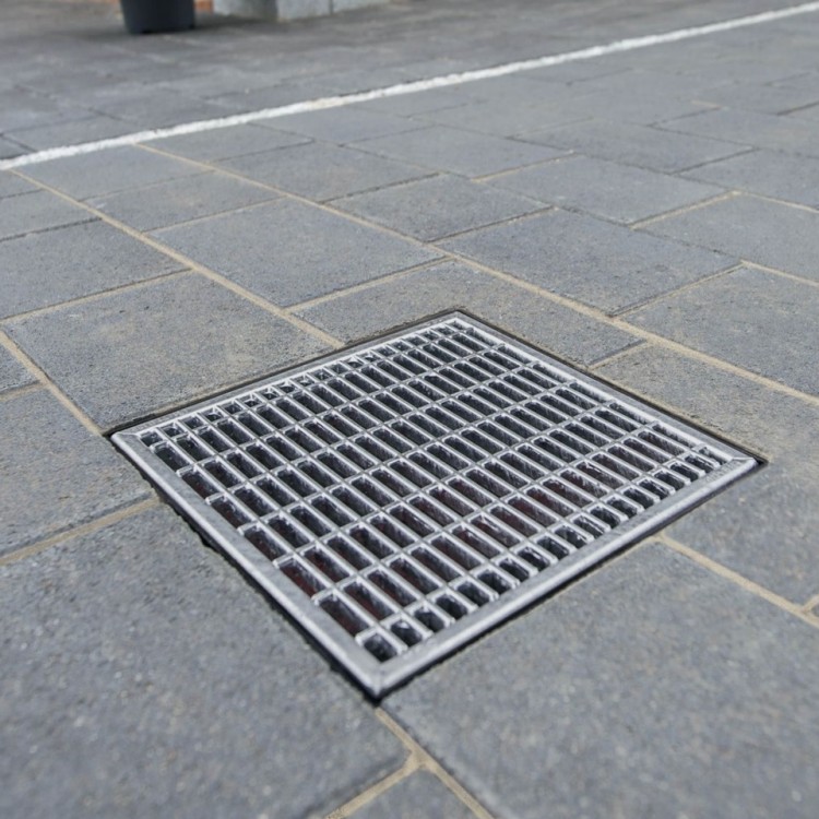 Punktveida traps ar cinkotu režģi, B125 ACO Extrapoint
