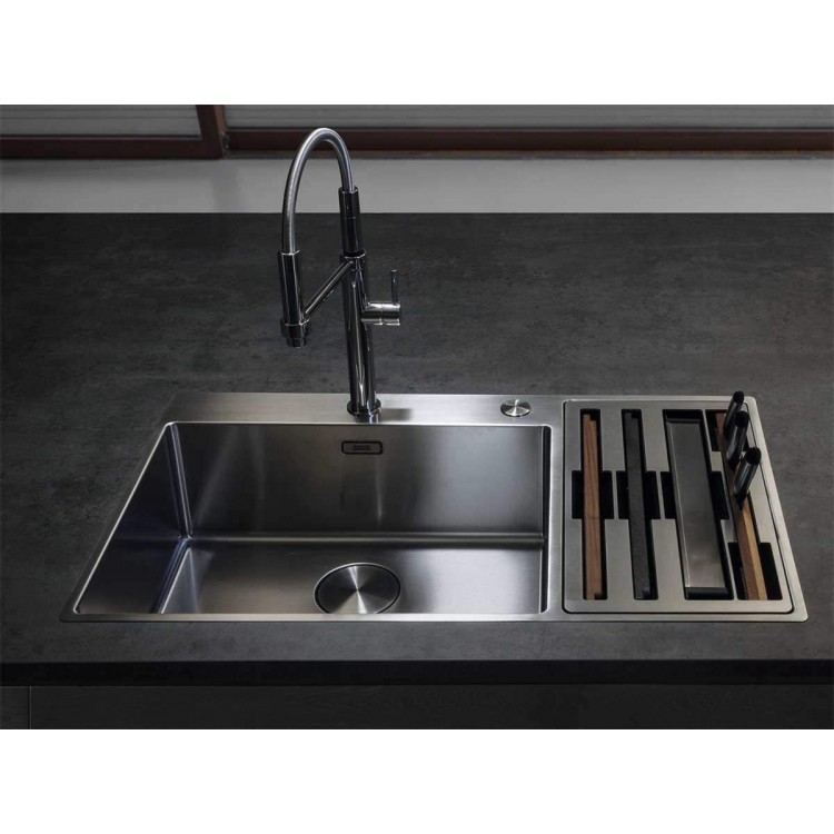 Virtuves izlietne FRANKE BOX CENTRE 86x51 cm ar piederumiem, BWX 220-54-27A Virtuves izlietne FRANKE BOX CENTRE 86x51 cm ar piederumiem, BWX 220-54-27A