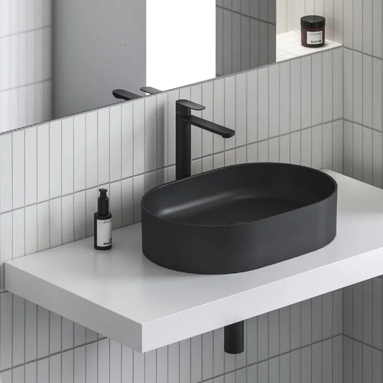 Izlietne Ravak Ceramic 550 O ar Chrome II maisītāju un fiksētu izplūdi